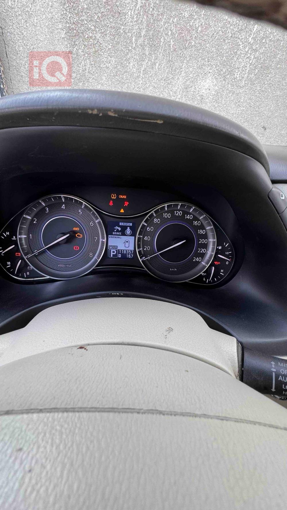 Infiniti QX56